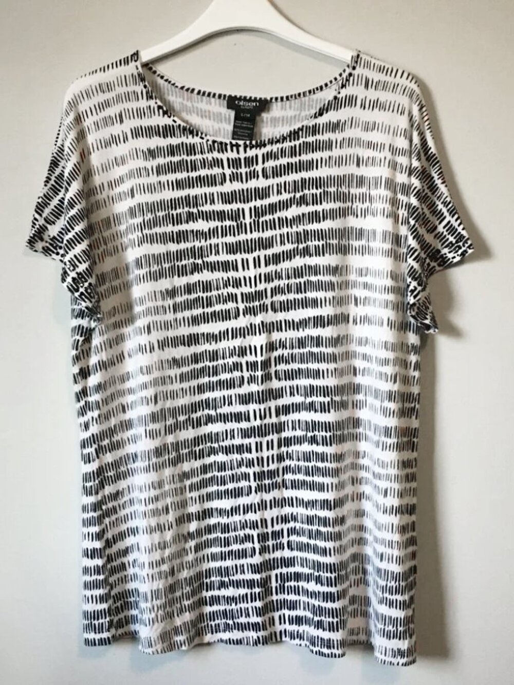 Olsen Europe Rhinestone Viscose B&W Tally Graphic Tee L/14 Tribal